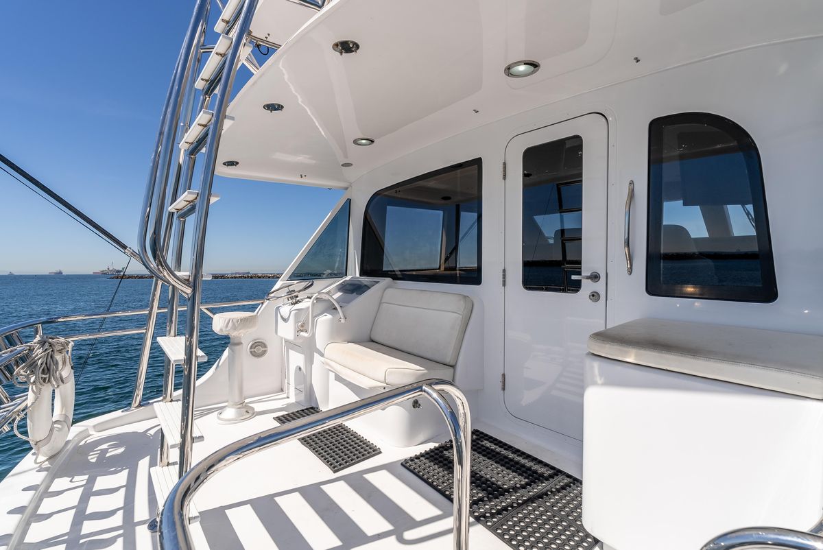 2000 Hatteras 70 