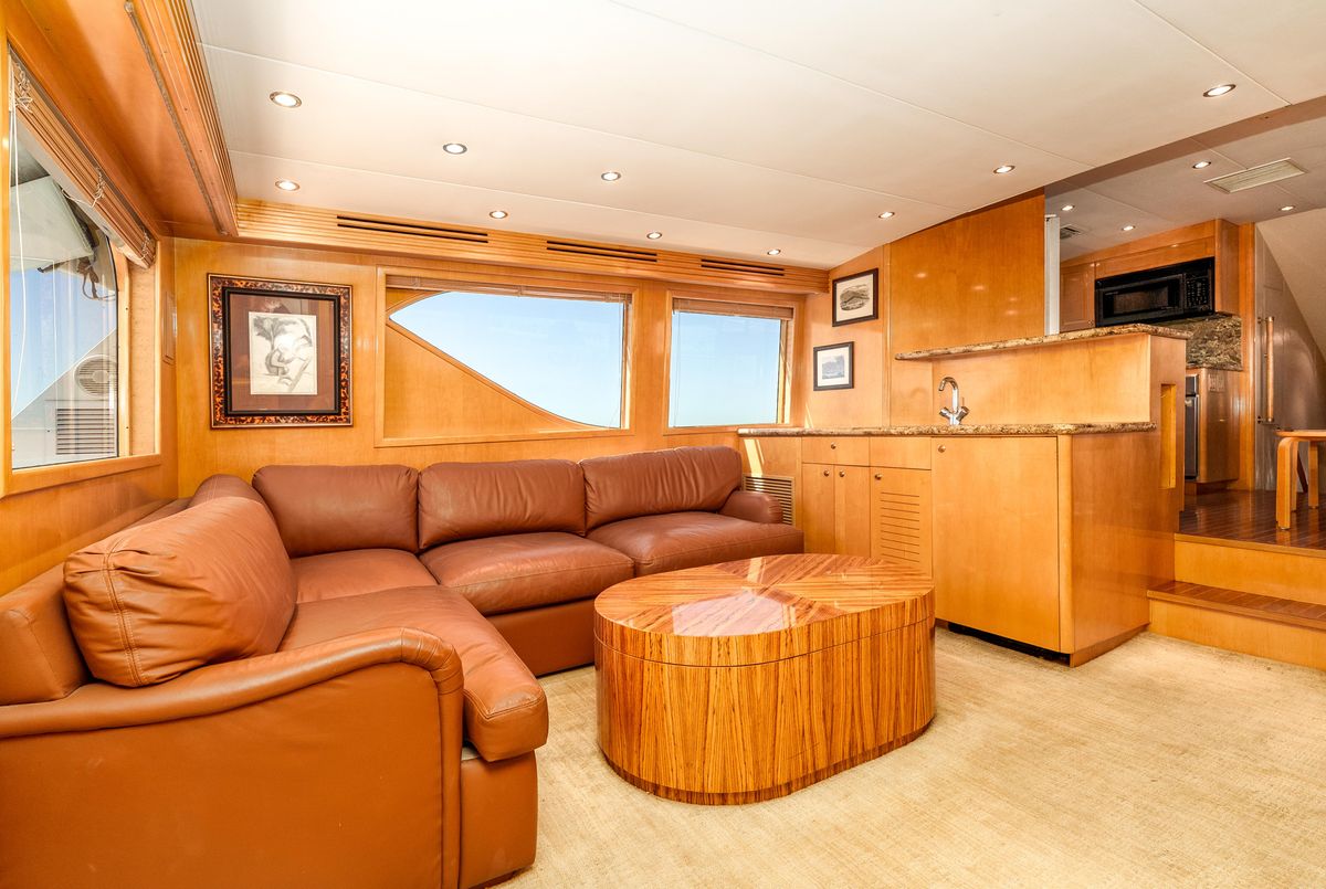 2000 Hatteras 70 