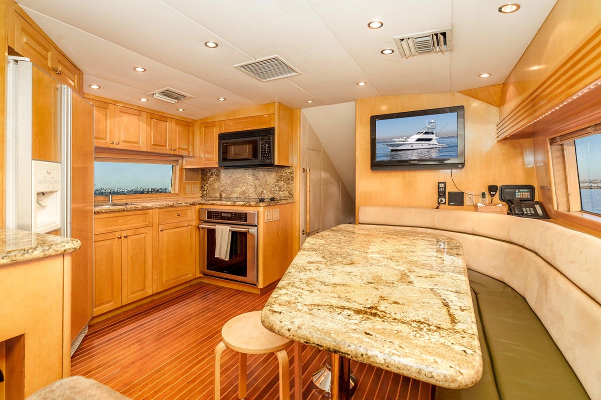 2000 Hatteras 70 