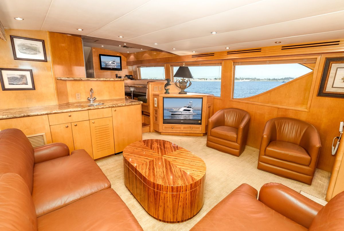 2000 Hatteras 70 