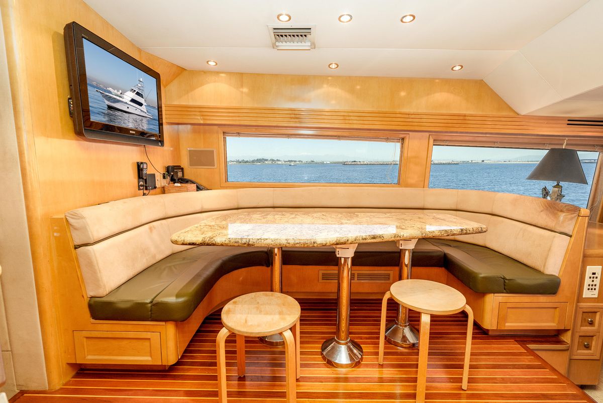 2000 Hatteras 70 