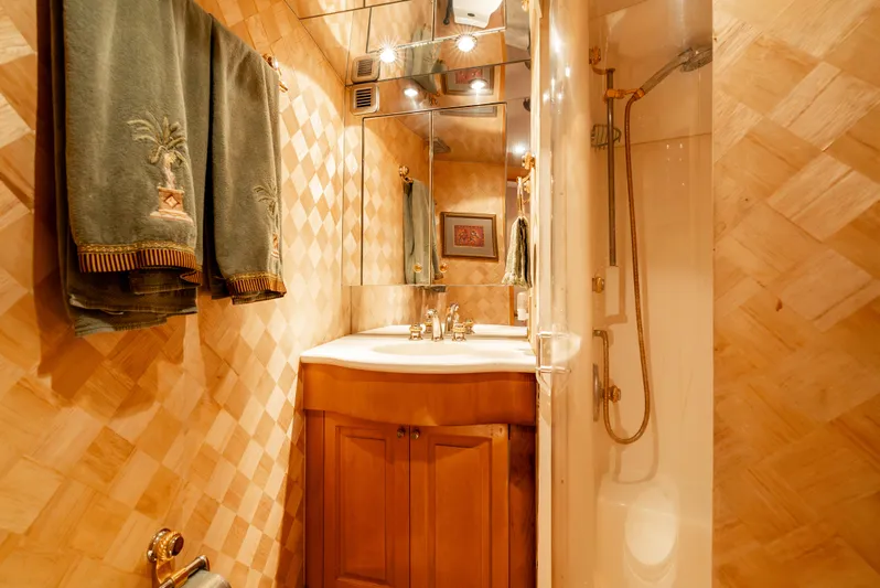 Grunt Yacht Photos Pics 