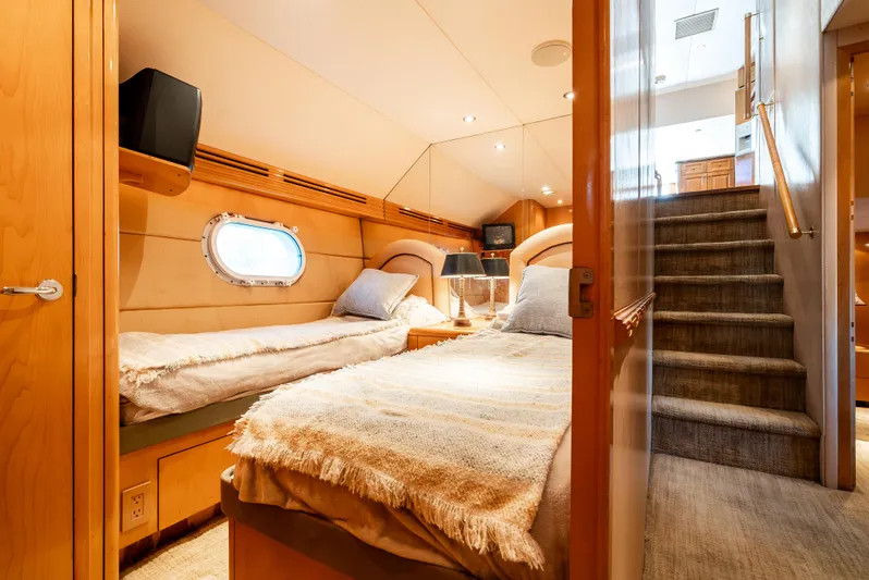 Grunt Yacht Photos Pics 