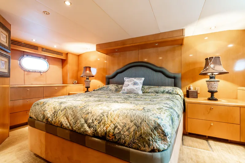 Grunt Yacht Photos Pics 