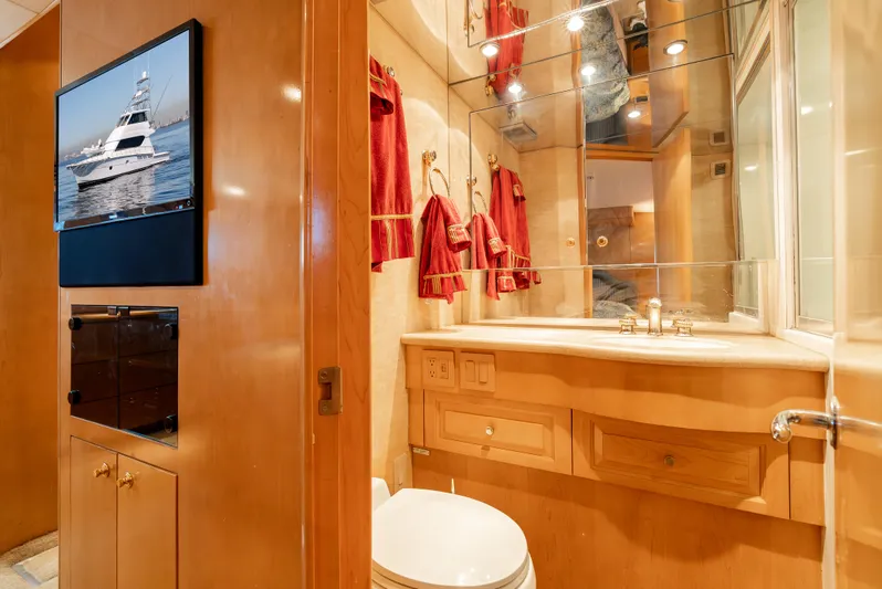 Grunt Yacht Photos Pics 