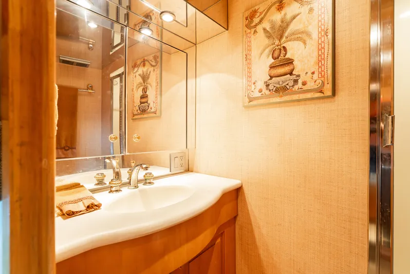 Grunt Yacht Photos Pics 