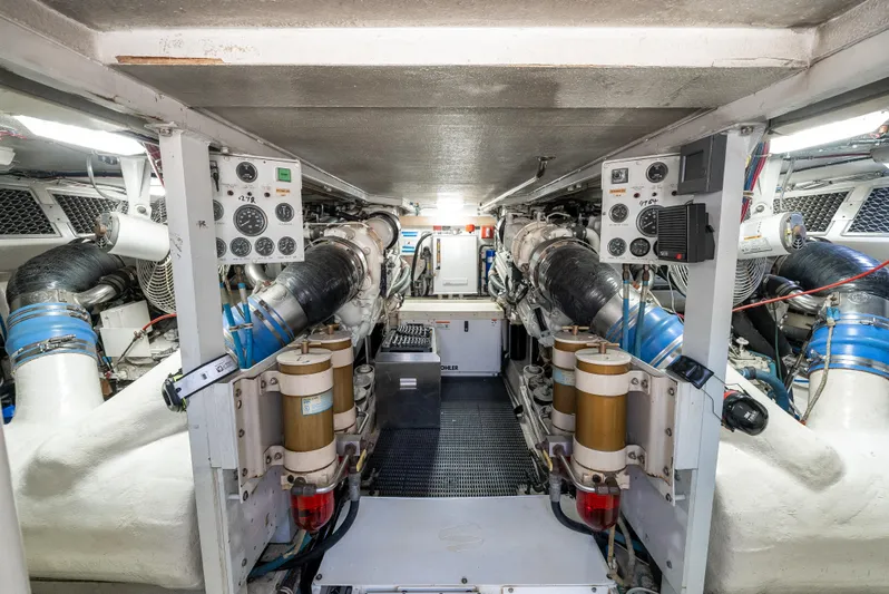 Grunt Yacht Photos Pics 