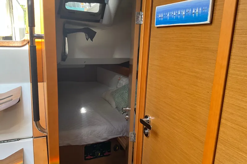 Epicurios Yacht Photos Pics Cozy cabin interior of 2015 Jeanneau Sun Odyssey 469 sailboat.