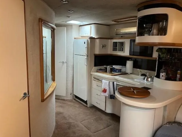 To Come Yacht Photos Pics 