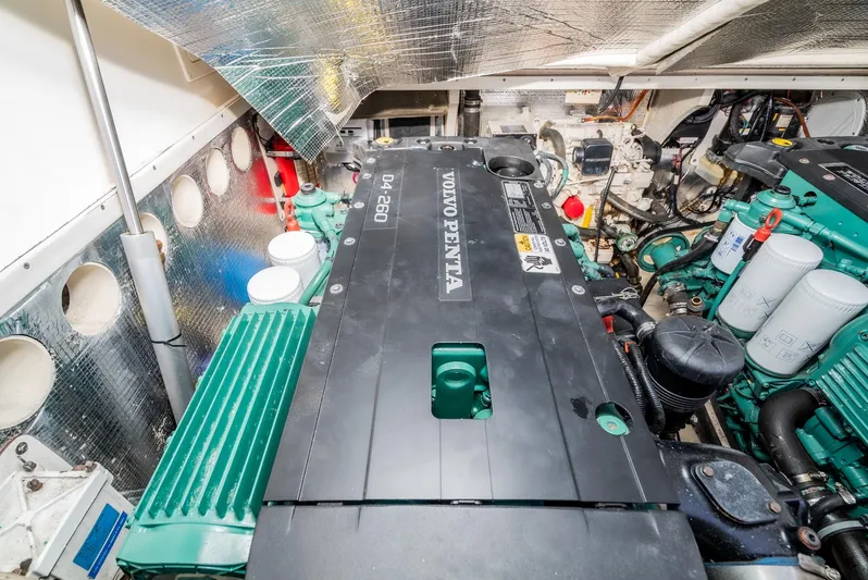 Jesse Girl Yacht Photos Pics Engine room of a 2005 Carolina Classic 28 with Volvo Penta engine.