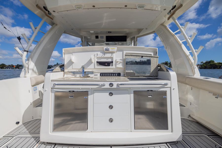 2019 Boston Whaler 420 Outrage