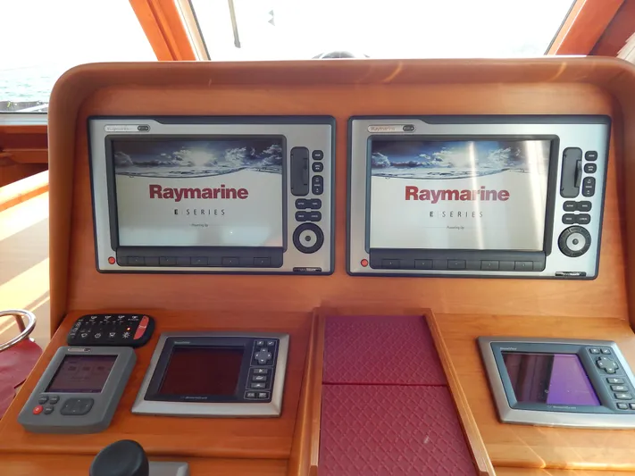  Yacht Photos Pics Navigation system on 2010 Sabre 40 Sedan yacht with Raymarine E Series displays.