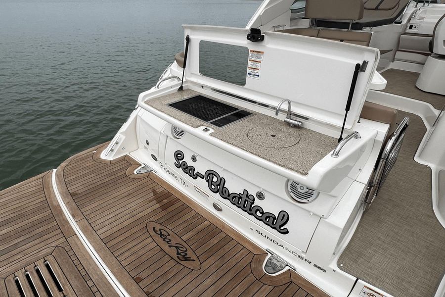 2018 Sea Ray 350 Sundancer