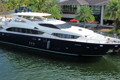 Yacht