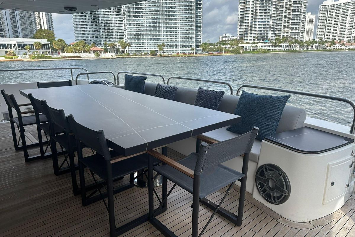 2011 Sunseeker 111 