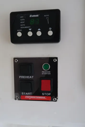 Bad Habit Yacht Photos Pics Control panel on a 2016 Invincible 42 Open Fisherman boat.