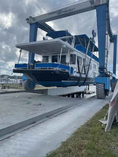 Slippery When Wet Yacht Photos Pics 