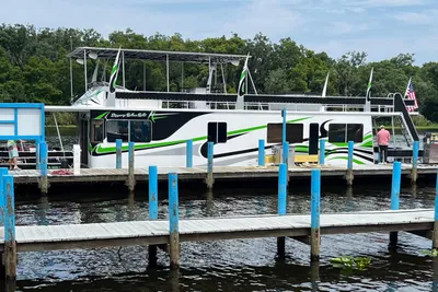Sumerset Houseboat 64' x 14'