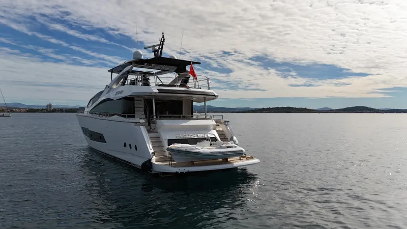 Cloudy Bay III Yacht Photos Pics 