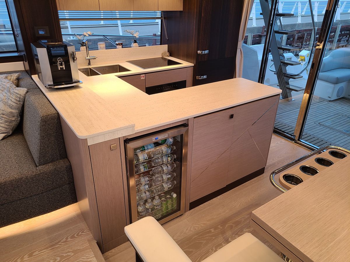 2023 Sunseeker 68 