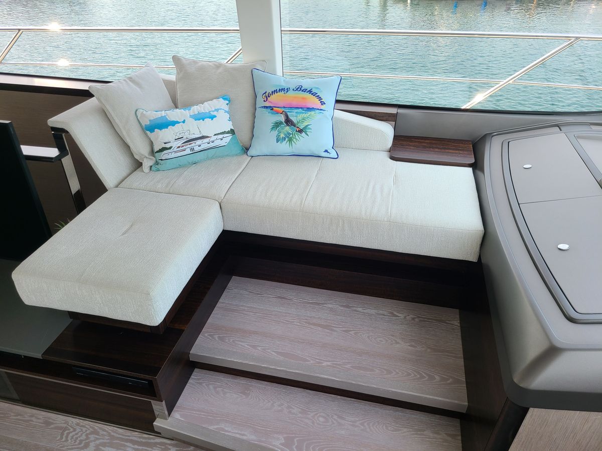 2023 Sunseeker 68 