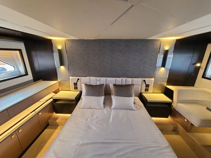 Sweet Tina Yacht Photos Pics 