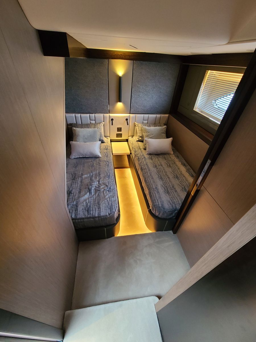 2023 Sunseeker 68 