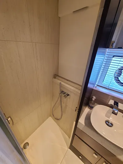 Sweet Tina Yacht Photos Pics 