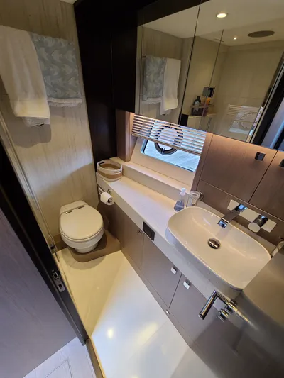 Sweet Tina Yacht Photos Pics 