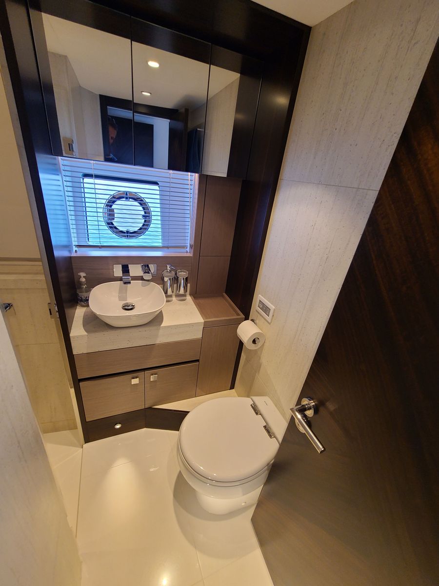 2023 Sunseeker 68 