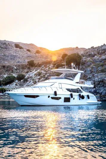 Atlantis Of London Yacht Photos Pics AZIMUT 66 FLY 2021