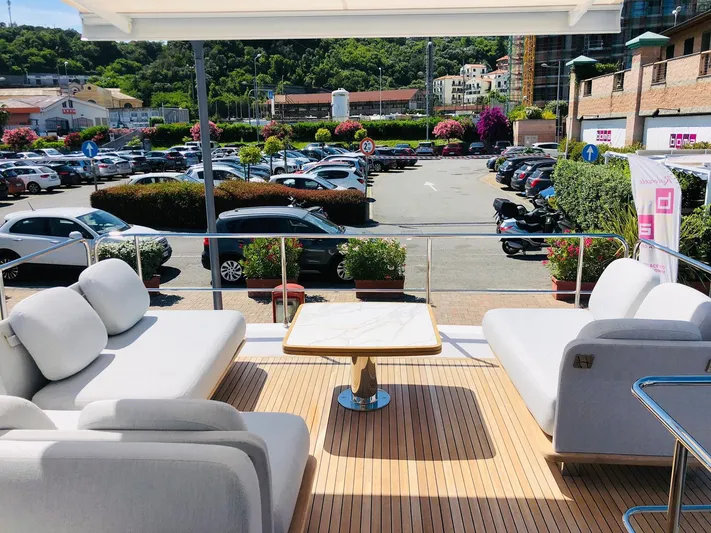 Atlantis Of London Yacht Photos Pics AZIMUT 66 FLY 2021