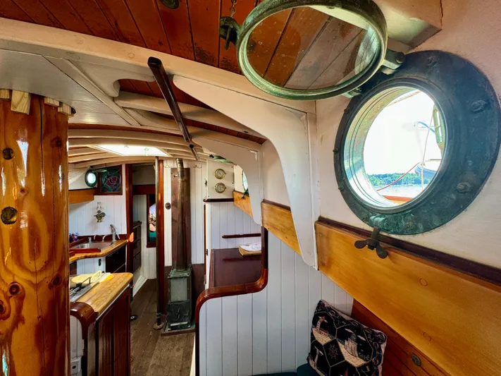 Alyria Yacht Photos Pics 