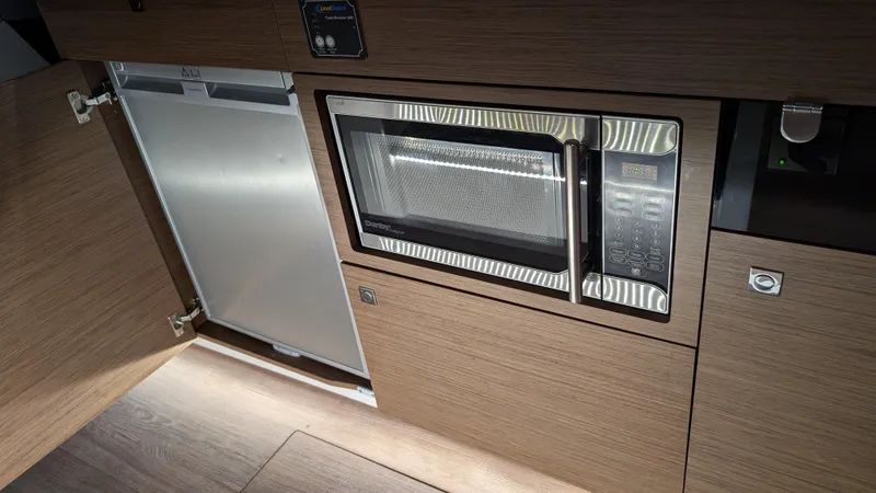 Knot Workin Yacht Photos Pics 