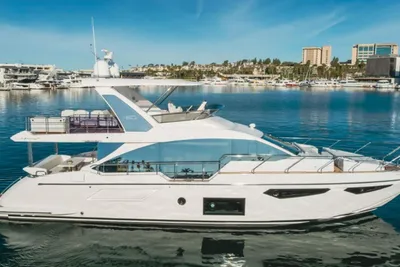Azimut Fly 60