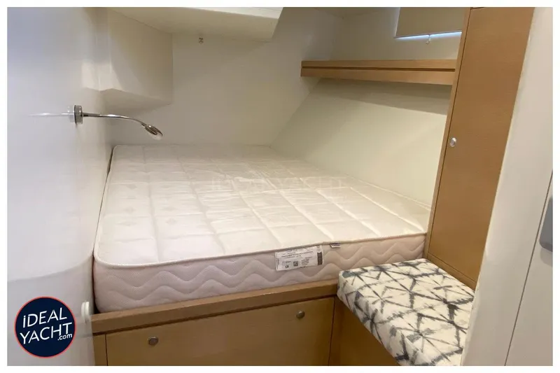 Mary Blue 3 Yacht Photos Pics Cozy cabin bed in 2008 Garcia 65ft Aluminium Centerboard yacht interior.