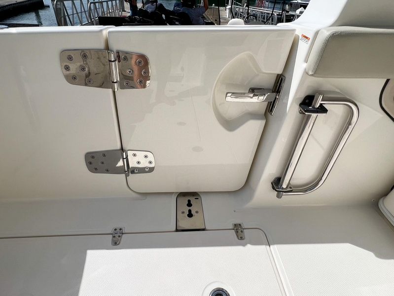 2020 Boston Whaler 280 Vantage