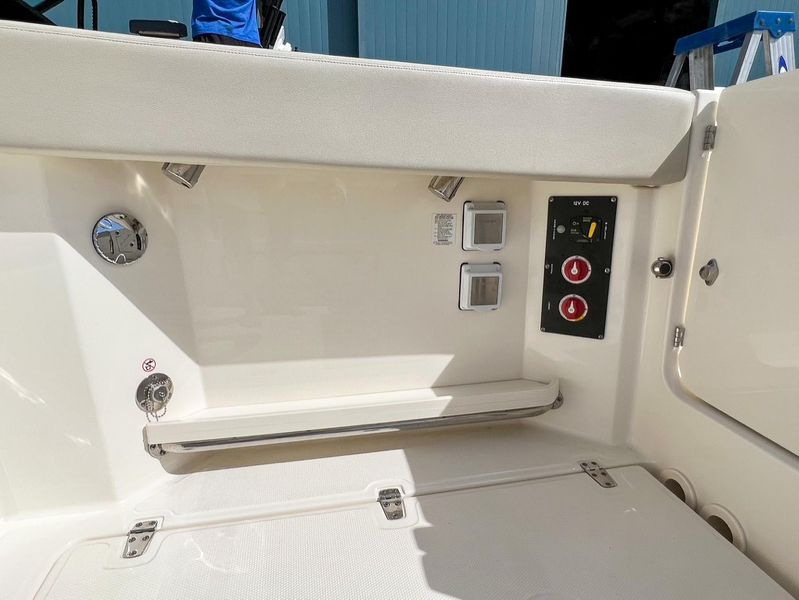 2020 Boston Whaler 280 Vantage