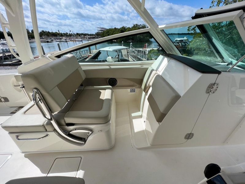 2020 Boston Whaler 280 Vantage