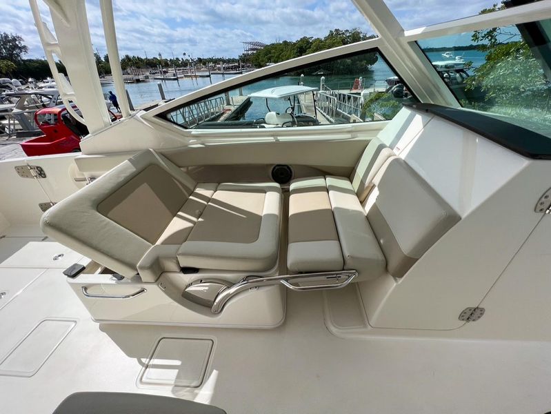 2020 Boston Whaler 280 Vantage