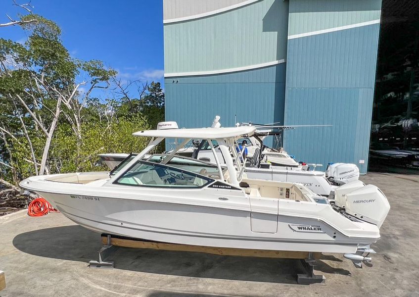 2020 Boston Whaler 280 Vantage