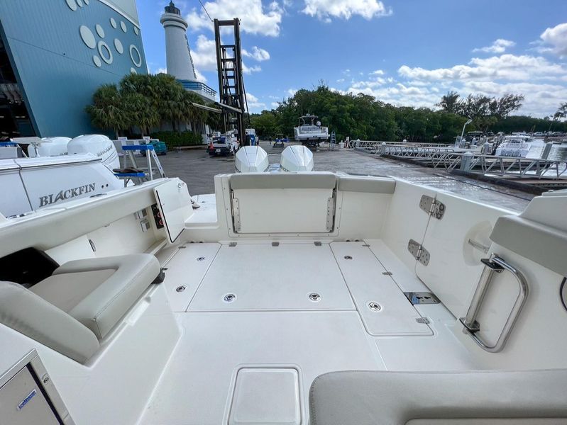 2020 Boston Whaler 280 Vantage