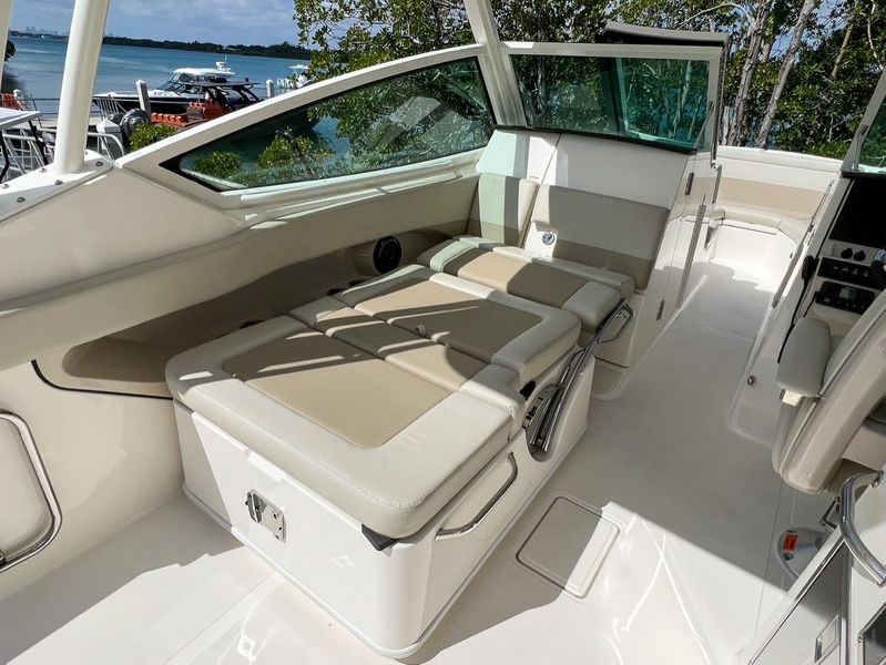 2020 Boston Whaler 280 Vantage