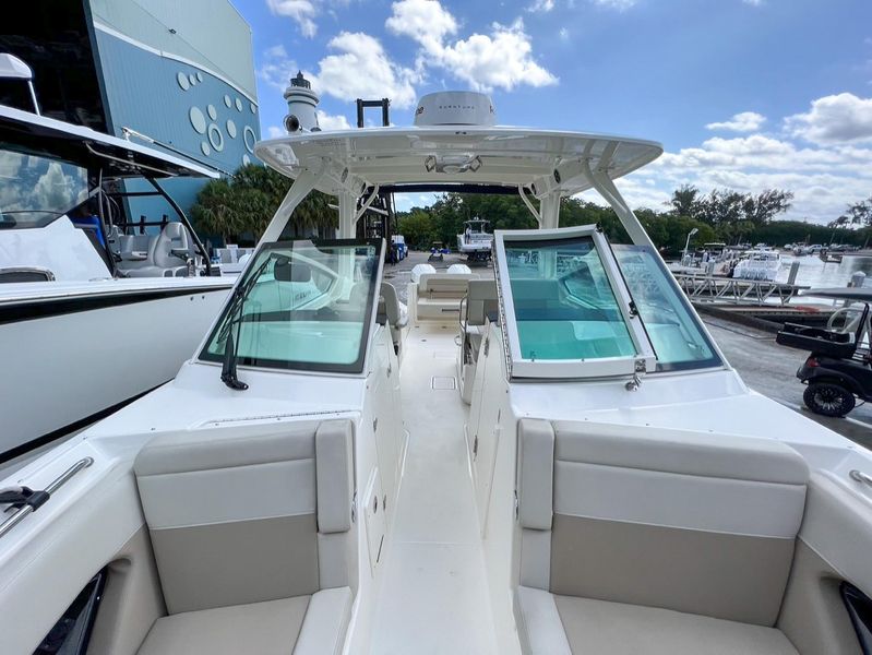 2020 Boston Whaler 280 Vantage