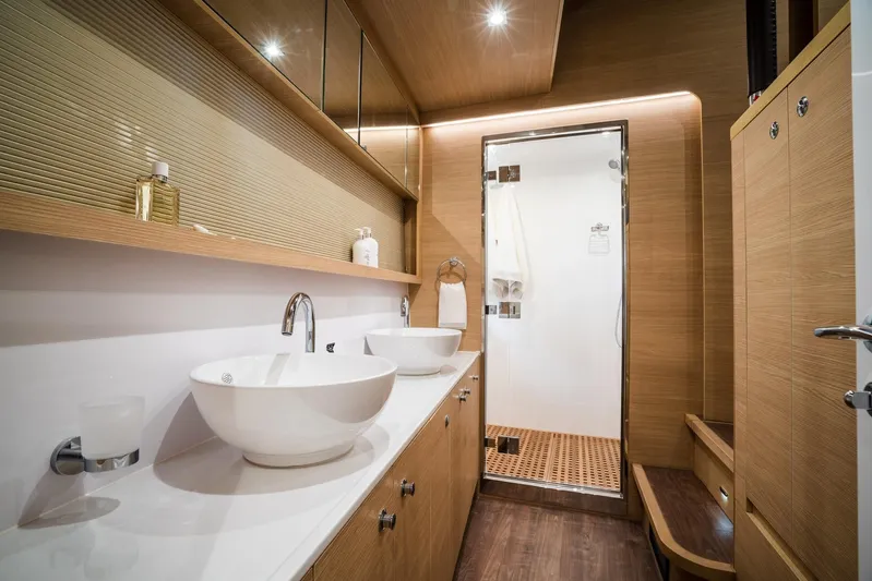  Yacht Photos Pics 2023-Aquila-54-Yacht-MarineMax