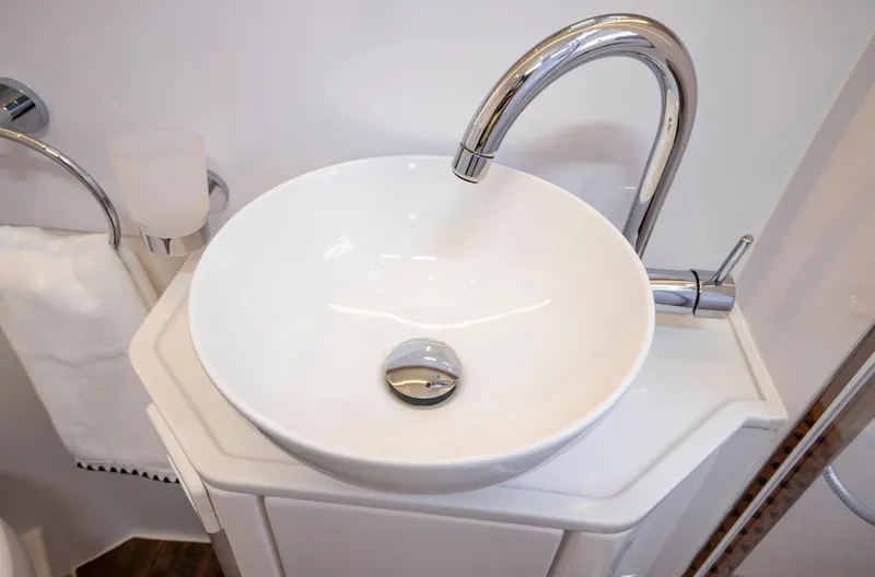  Yacht Photos Pics 2023-Aquila-54-Yacht-MarineMax