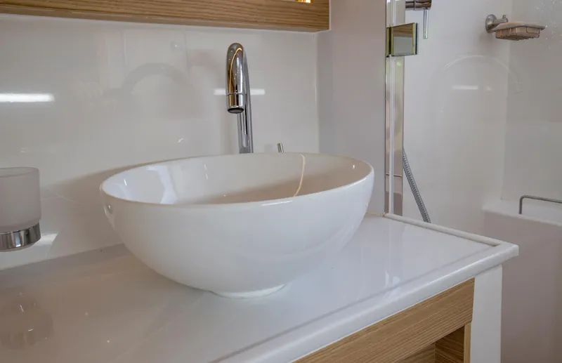  Yacht Photos Pics 2023-Aquila-54-Yacht-MarineMax