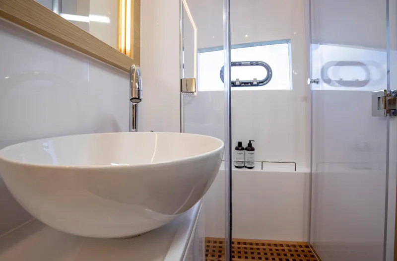  Yacht Photos Pics 2023-Aquila-54-Yacht-MarineMax