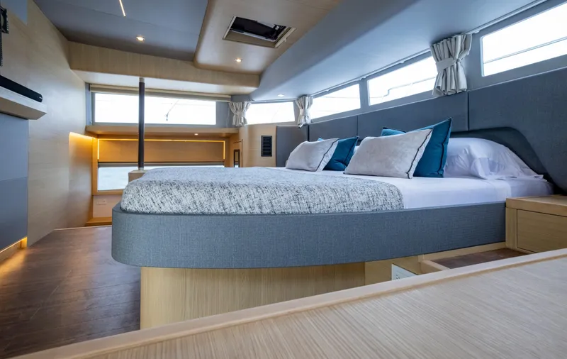  Yacht Photos Pics 2023-Aquila-54-Yacht-MarineMax