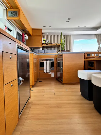 Neverend Yacht Photos Pics 